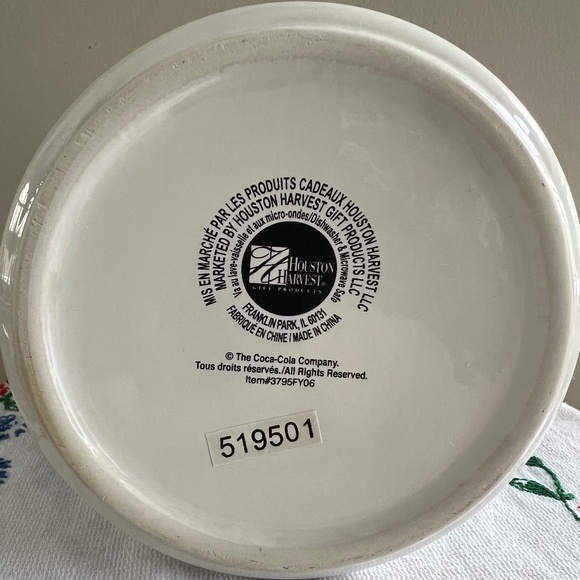 2005 'Skating Polar Bears' Canister - Picture 5 of 6